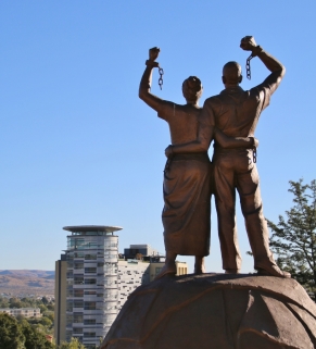 Statue zur Unabhängigkeit Namibias.